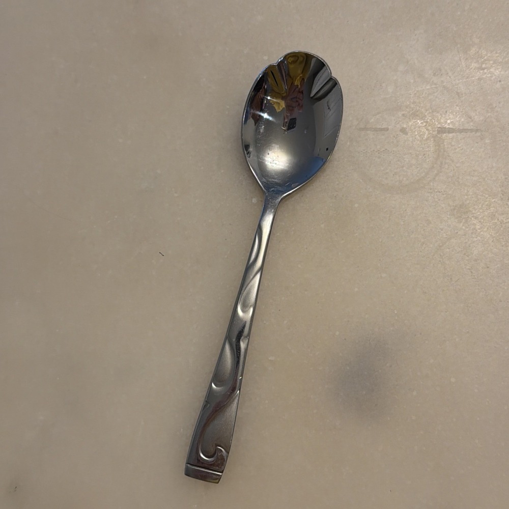 Oneida Stainless Steel "Tuscany" 6 inch Sugar Spoon China 41/11